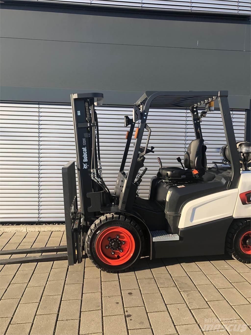  G25NXP LPG trucks