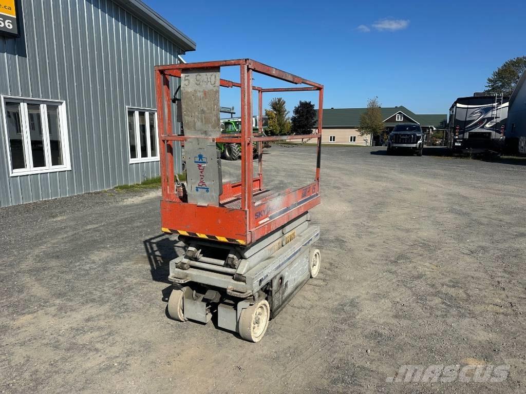 SkyJack SJ III 3015 Scissor lifts