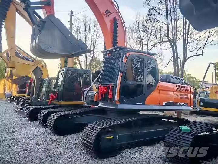 Doosan DX 300 LC Crawler excavators