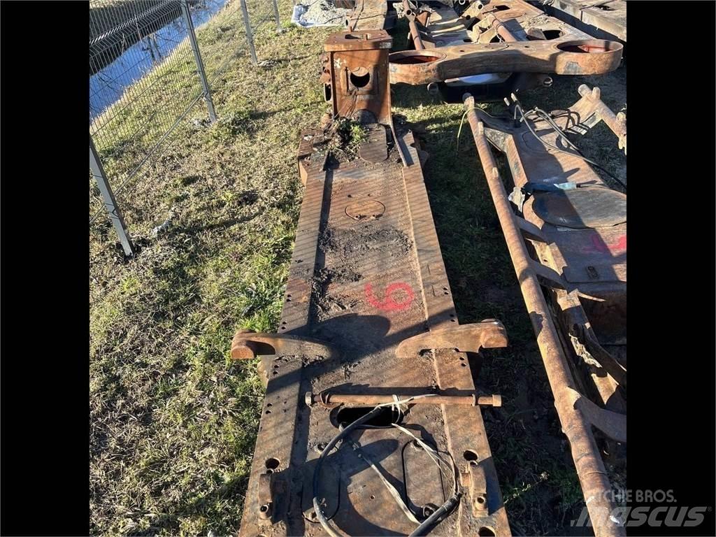 John Deere 1110E Other components