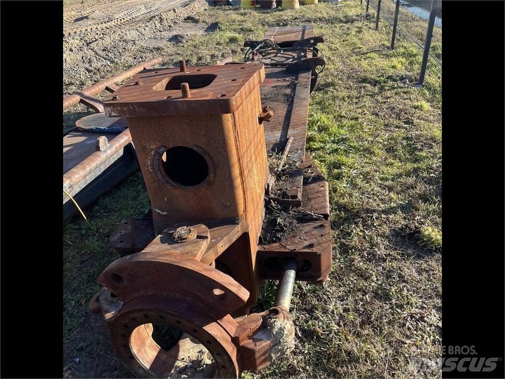 John Deere 1110E Other components