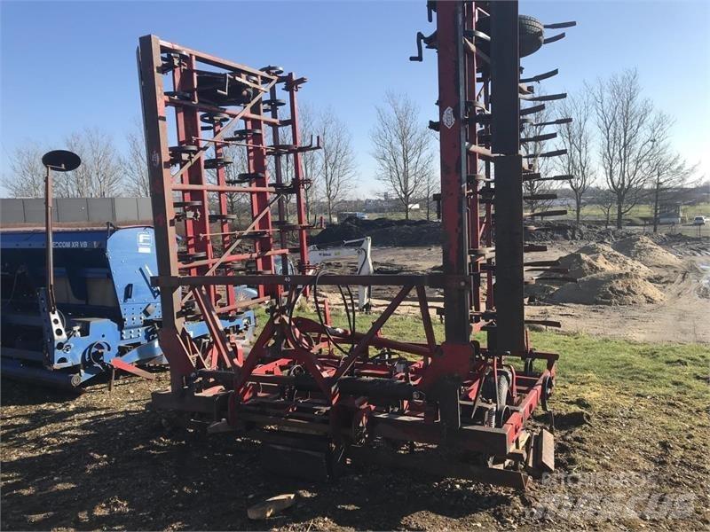  - - - 5M SÅBEDSHARVE Harrows