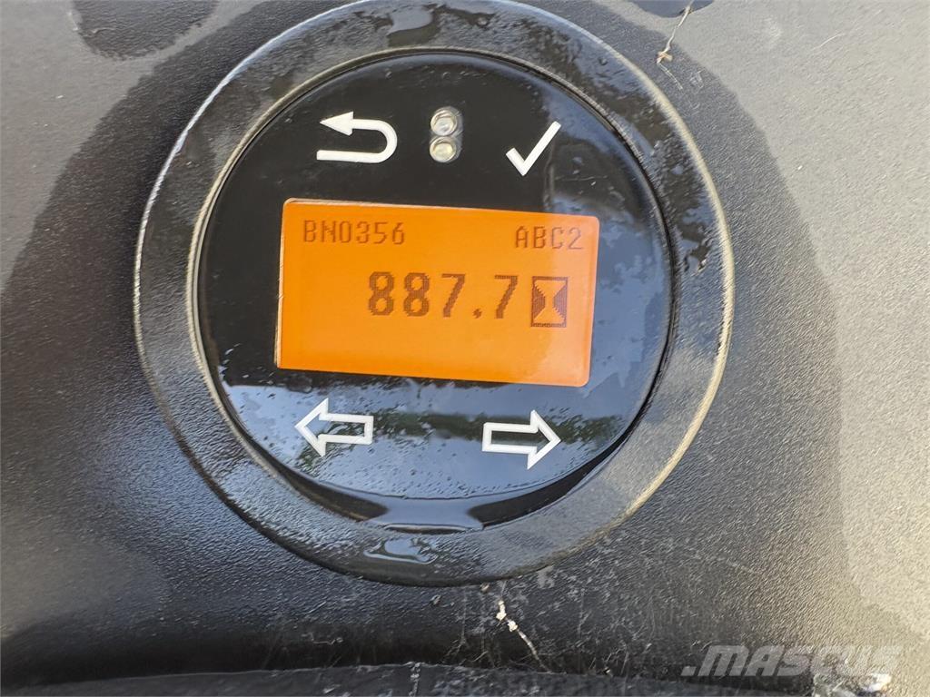 John Deere 1570 Riding mowers