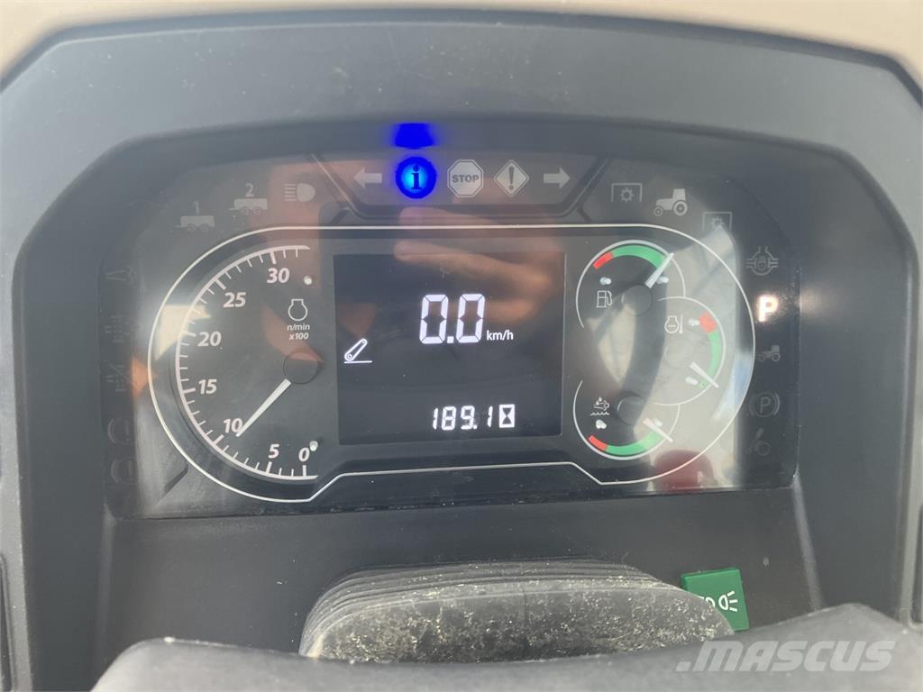 John Deere 5115M Tractors