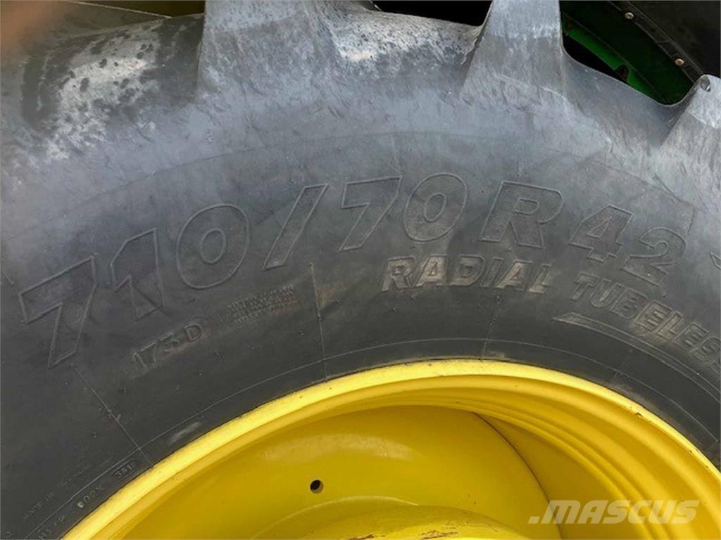 John Deere 6250R Tractors