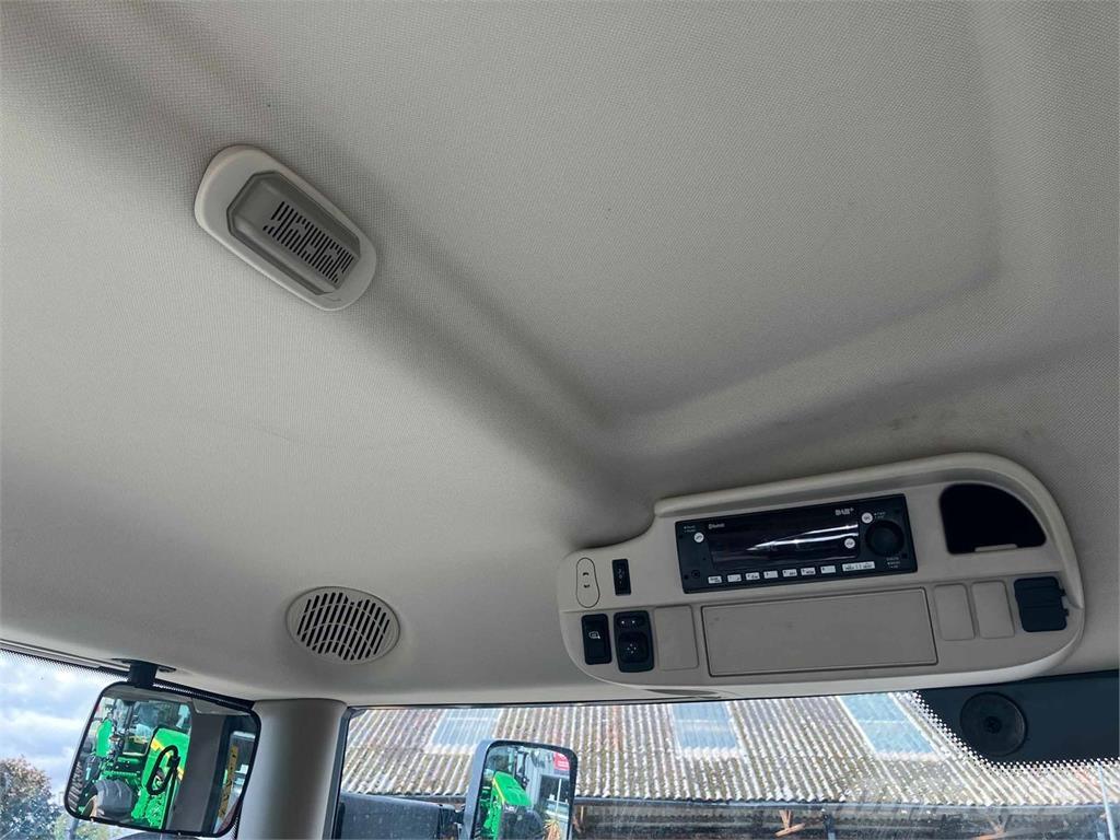 John Deere 6R 195 Tractors