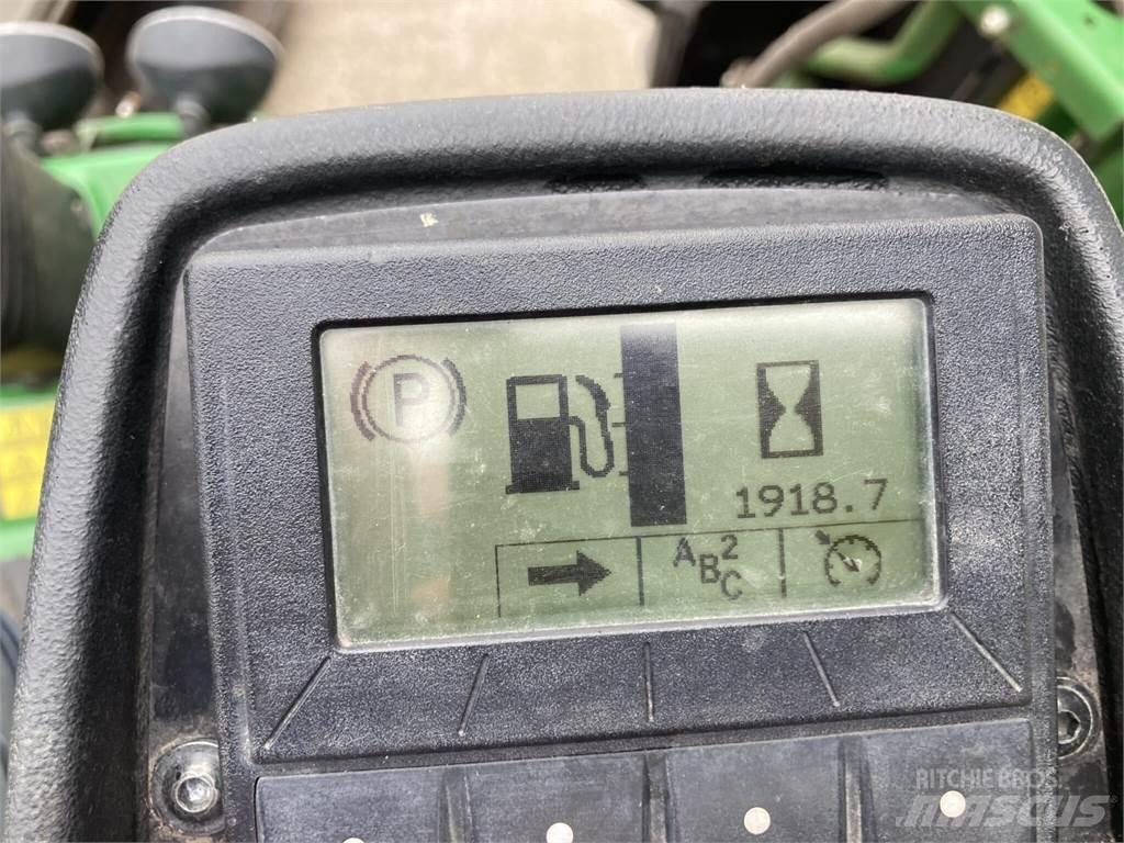 John Deere 7500AE Walk-behind mowers