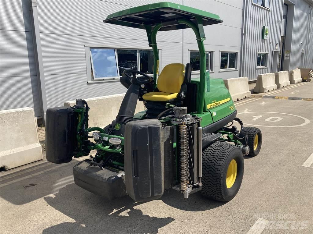 John Deere 7500AE Walk-behind mowers
