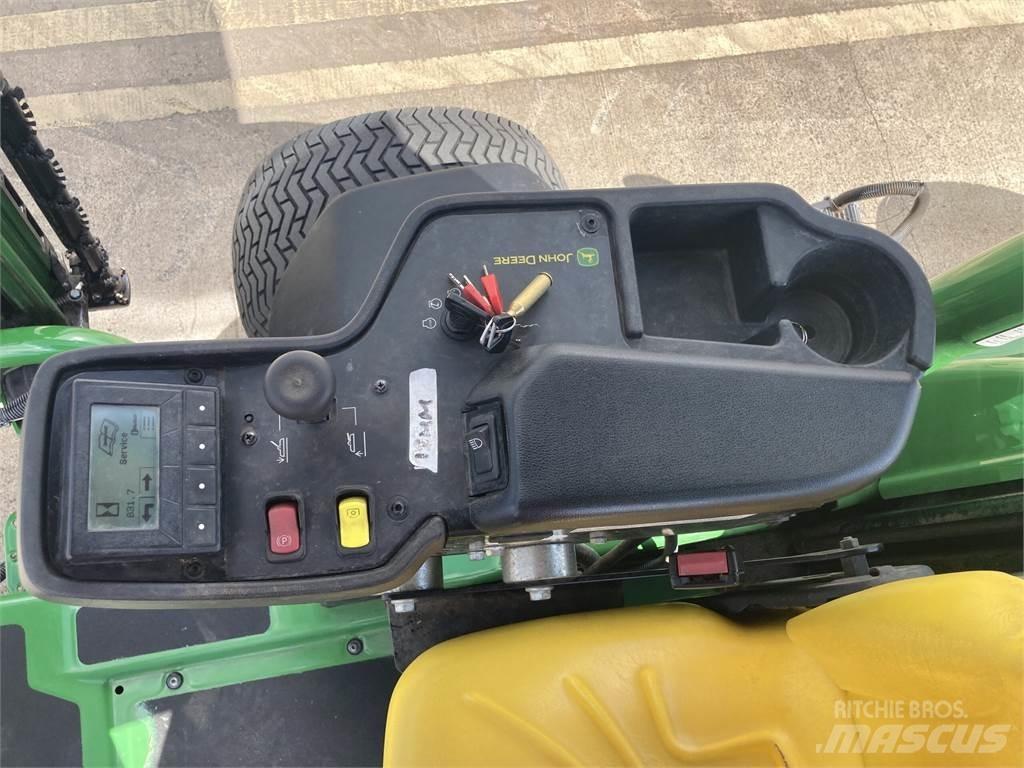 John Deere 7500AE Walk-behind mowers