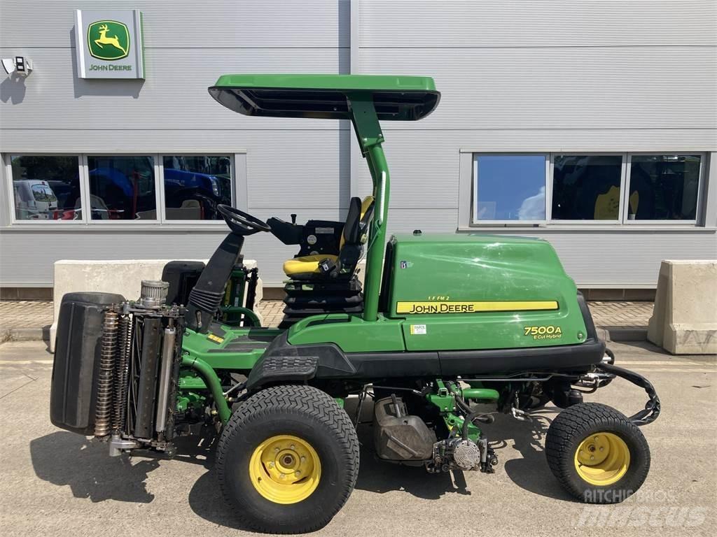 John Deere 7500AE Walk-behind mowers