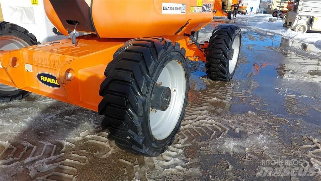JLG 600AJ Articulated boom lifts
