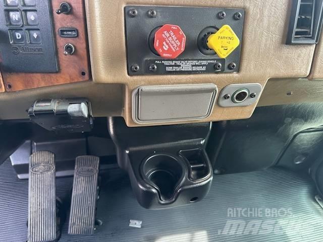Peterbilt 340 Tipper trucks