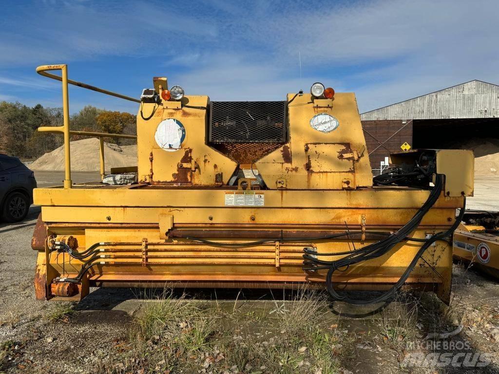 Etnyre K Asphalt pavers