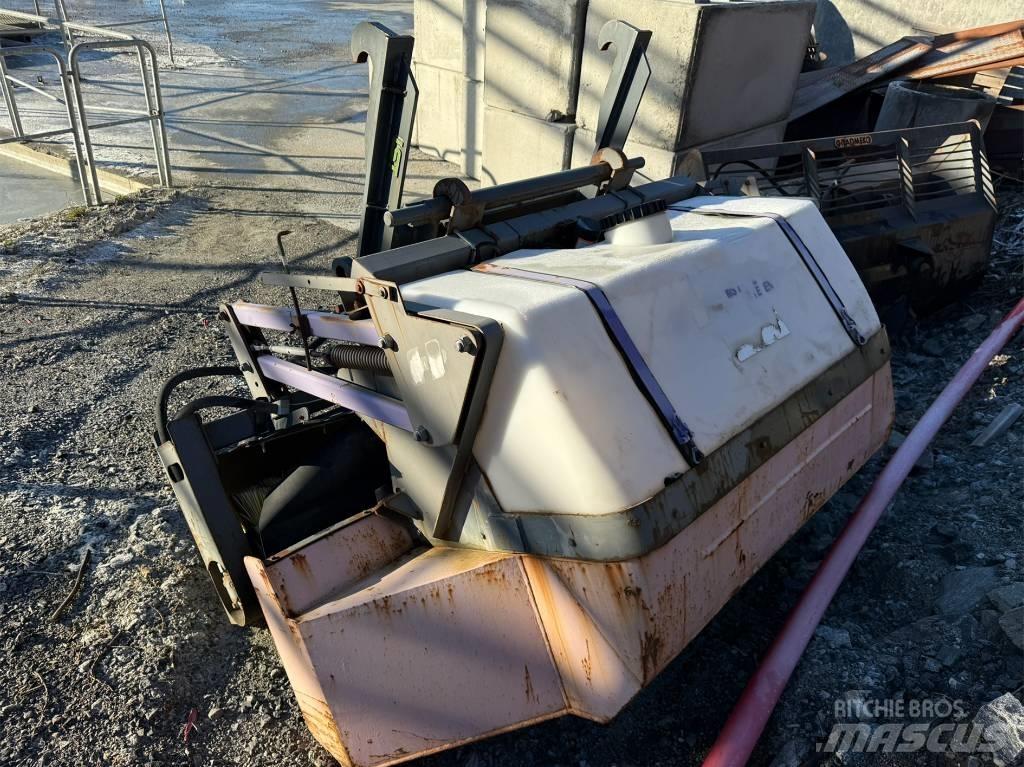 Holms 300 - 2,2/2000 Sweepers