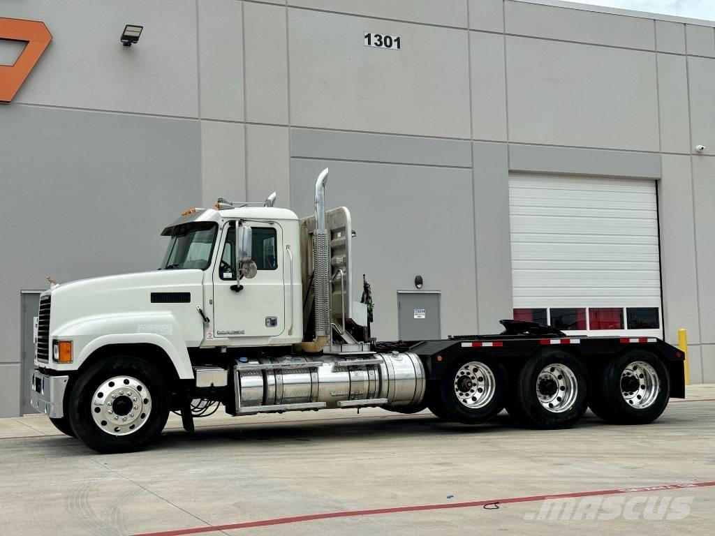 Mack CHU 613 Prime Movers