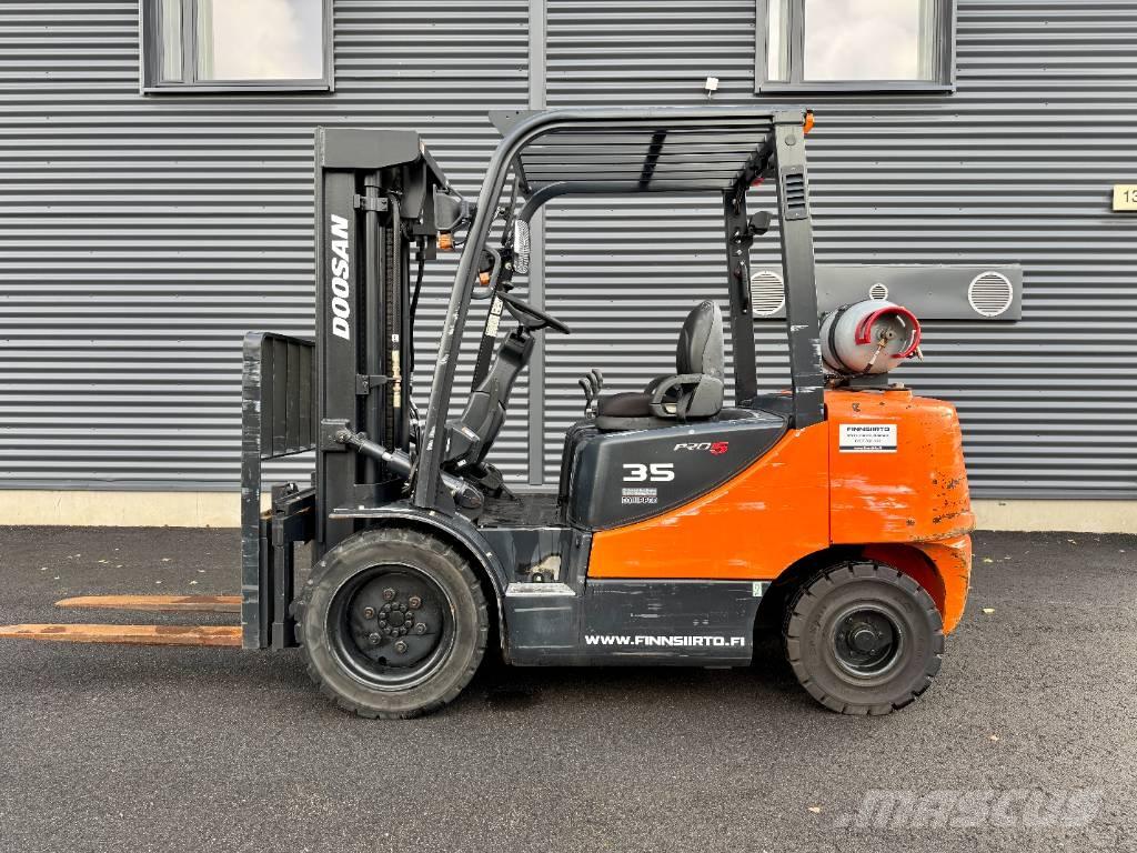 Doosan G 35 C-5 LPG trucks