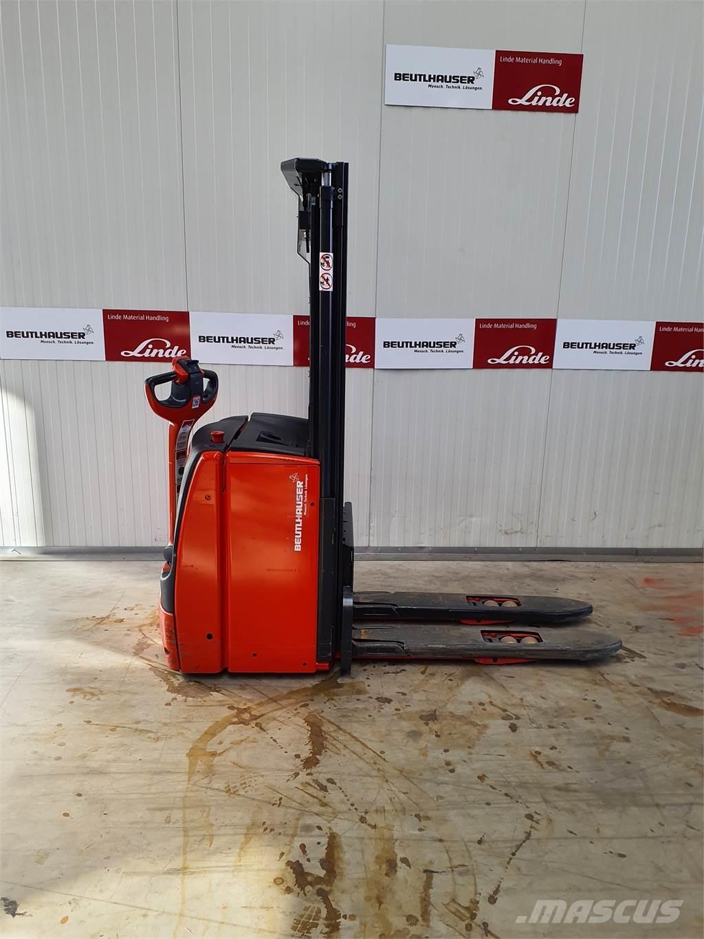 Linde L16i Pedestrian stacker