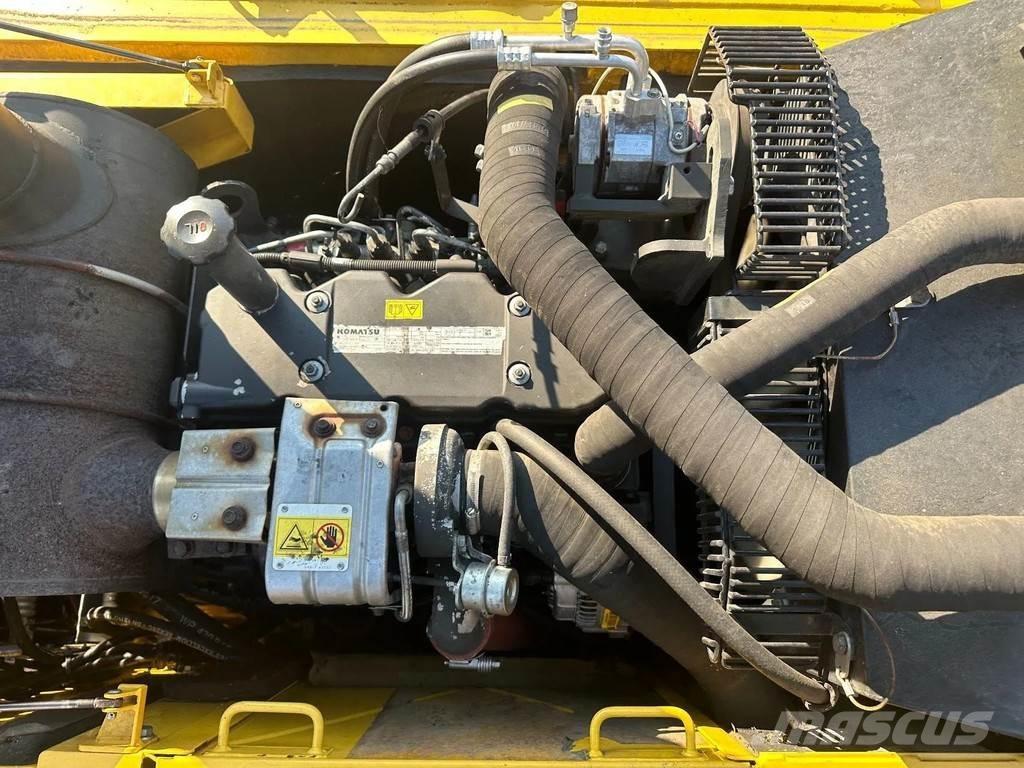 Komatsu PW160-8 Wheeled excavators