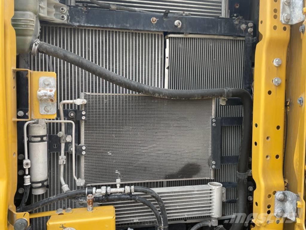 CAT 320 Crawler excavators