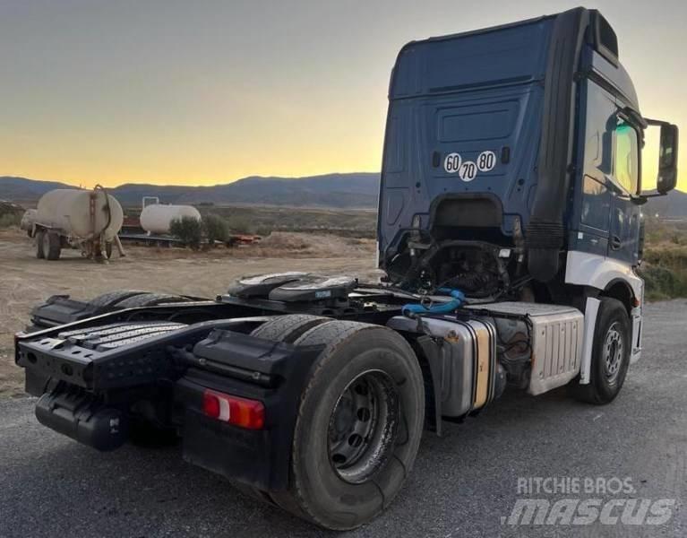 Mercedes-Benz 1845 Prime Movers