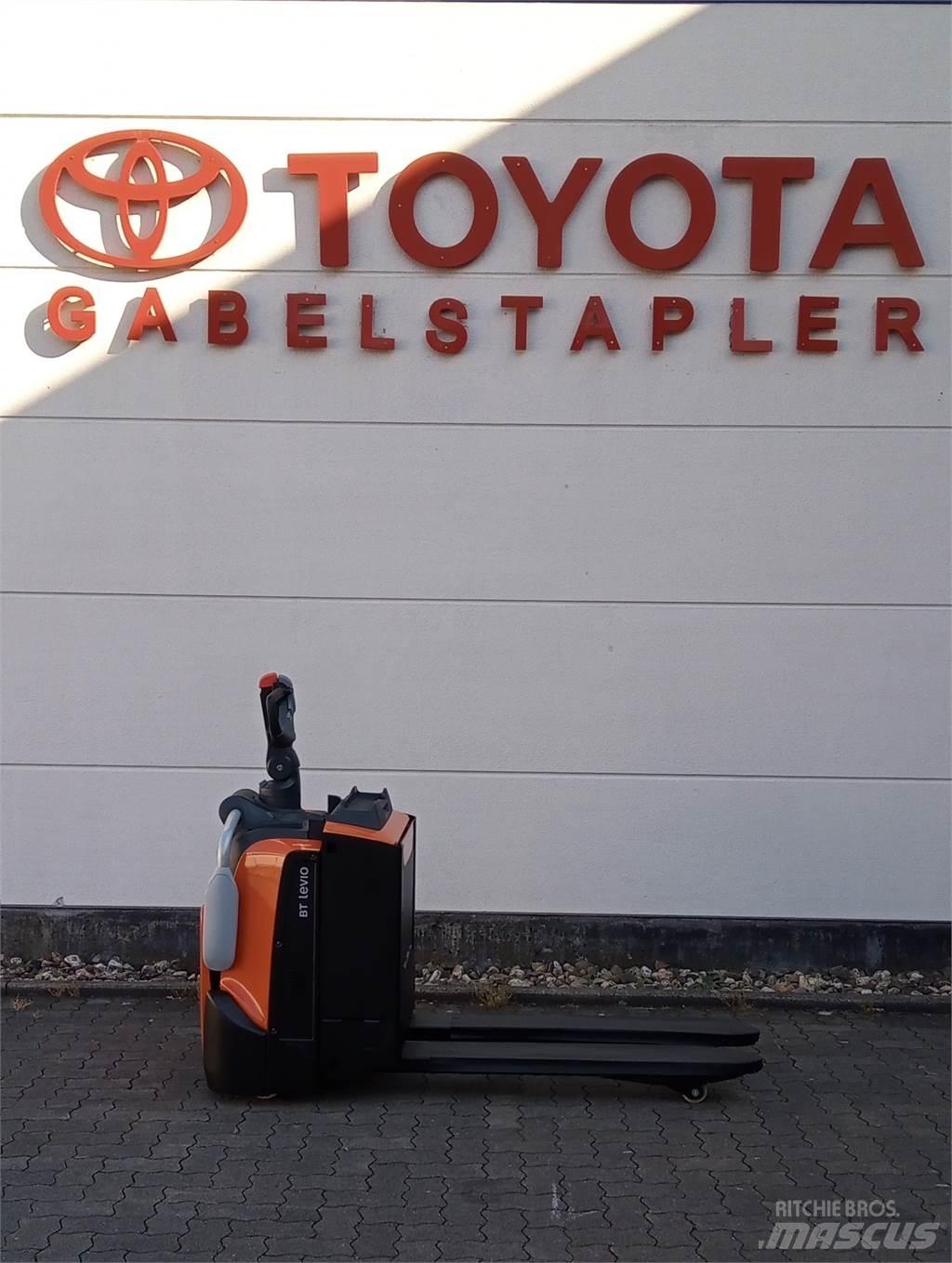 Toyota LPE200 Low lifter