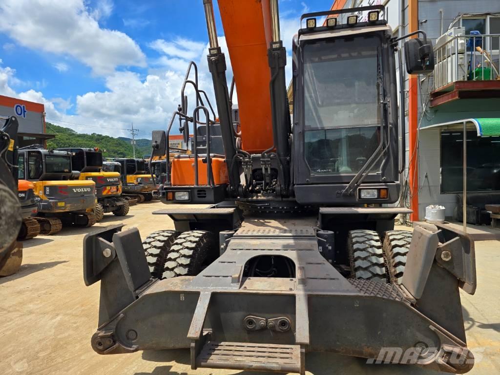 Doosan DX220W-7 Wheeled excavators
