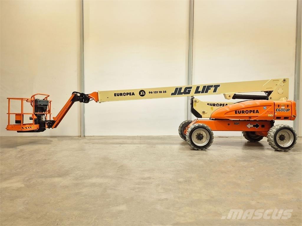 JLG E600JP Articulated boom lifts