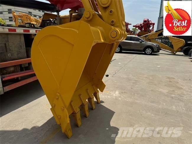 Komatsu PC 220 Crawler excavators