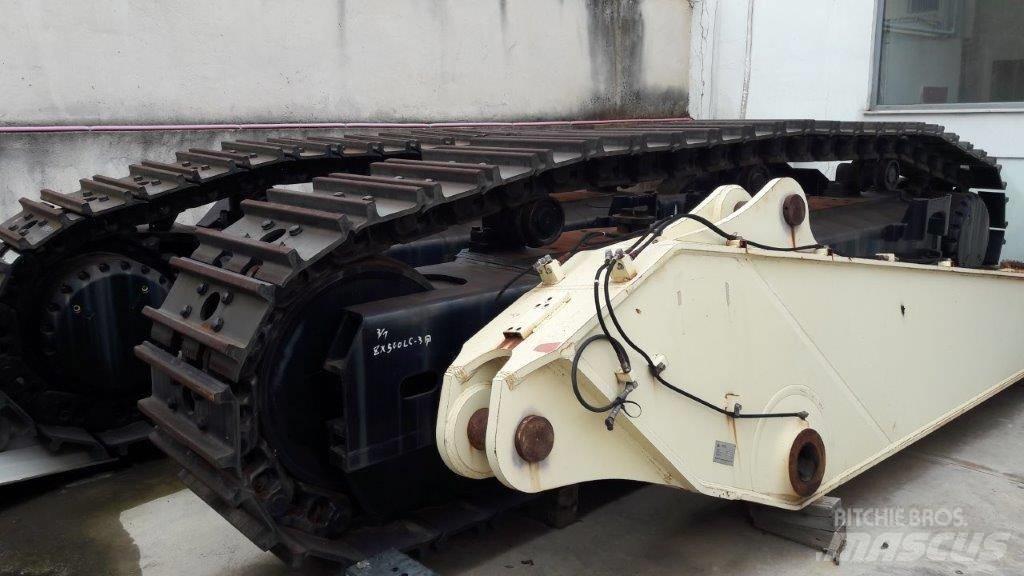 Hitachi ZX 450-3 Chassis and suspension