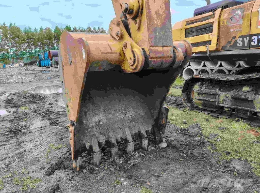 CAT 326 Crawler excavators