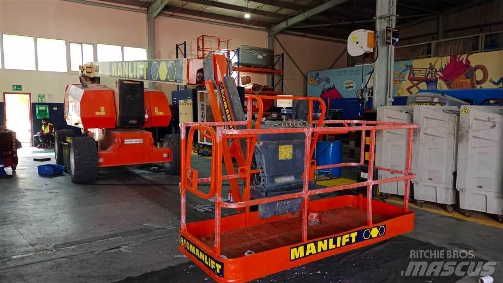 JLG 800AJ Articulated boom lifts