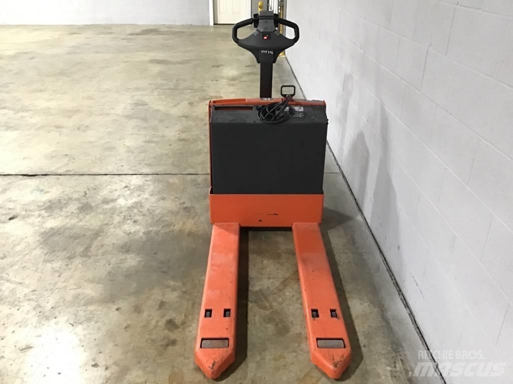 Toyota 7HBW23 Hand pallet truck