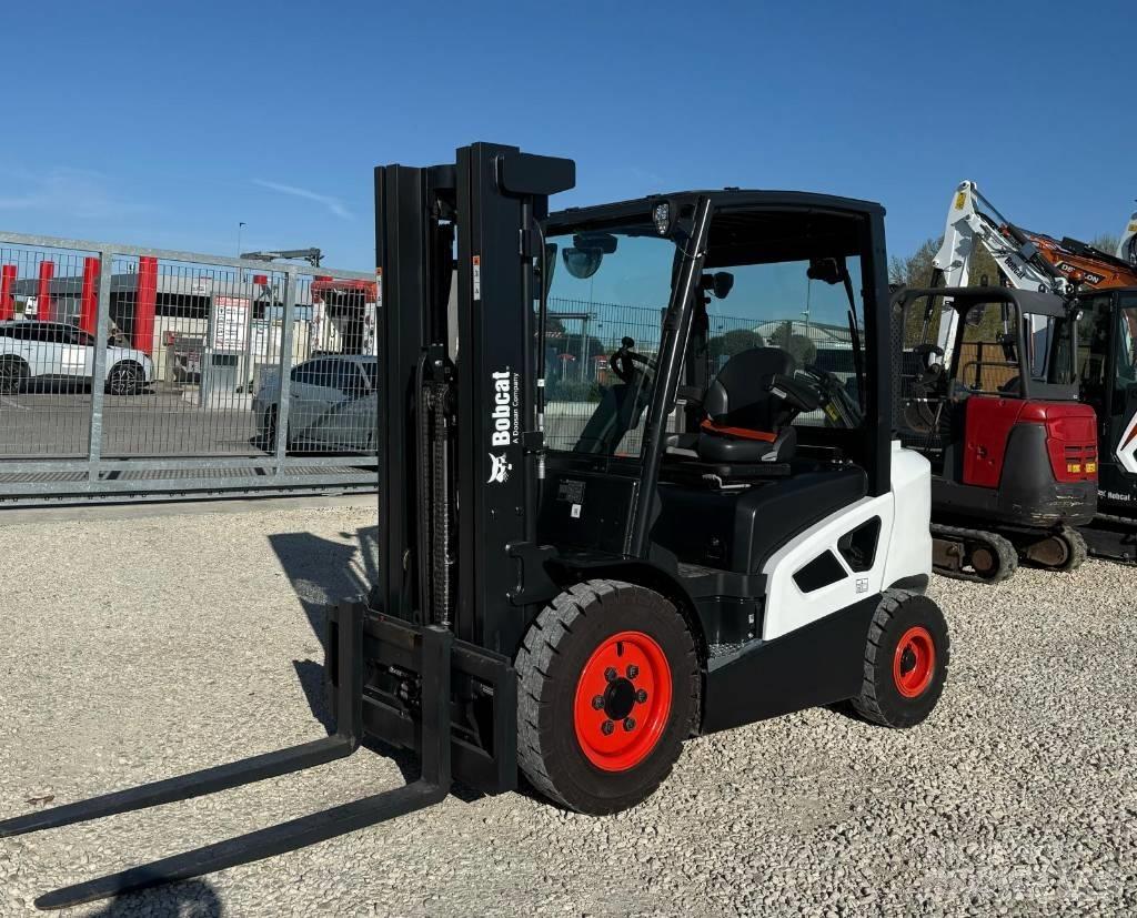 Bobcat D 25 S-9 Diesel trucks