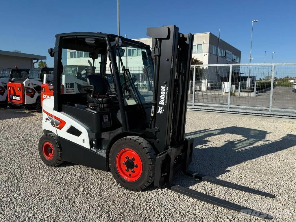 Bobcat D 25 S-9 Diesel trucks