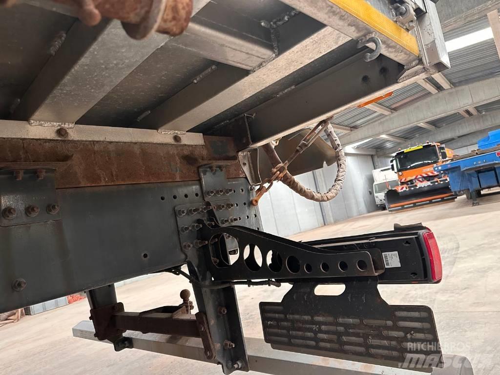 Renault K460 Truck mounted cranes