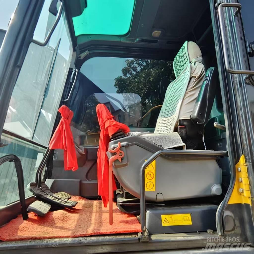 Volvo EC 220 Crawler excavators