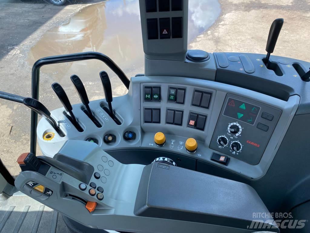 CLAAS Arion 640 Tractors