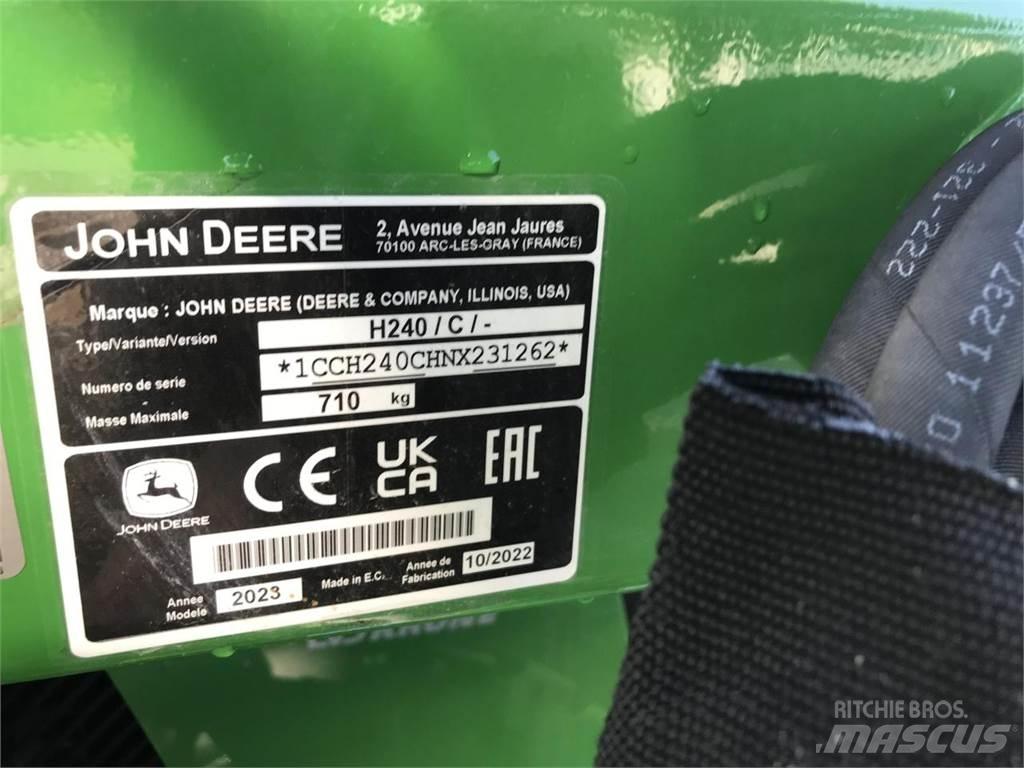 John Deere 5075E Tractors