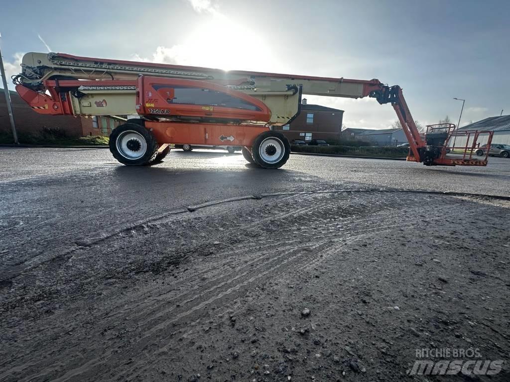 JLG 1250 AJP Articulated boom lifts