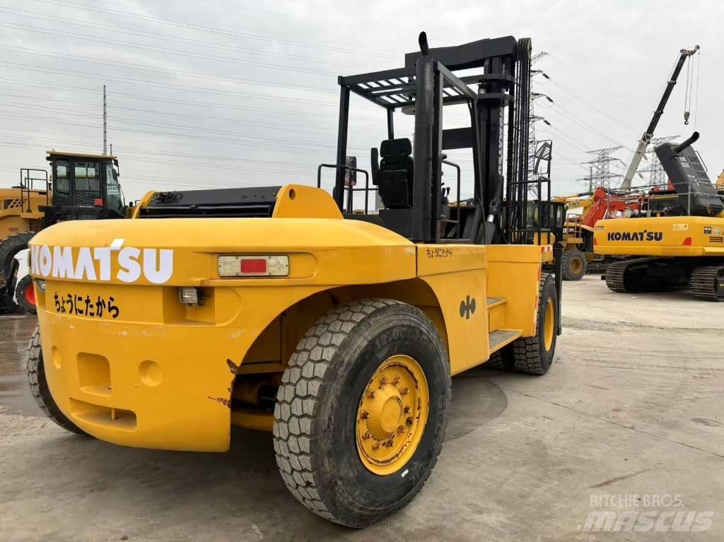 Komatsu FD200 Telescopic handlers
