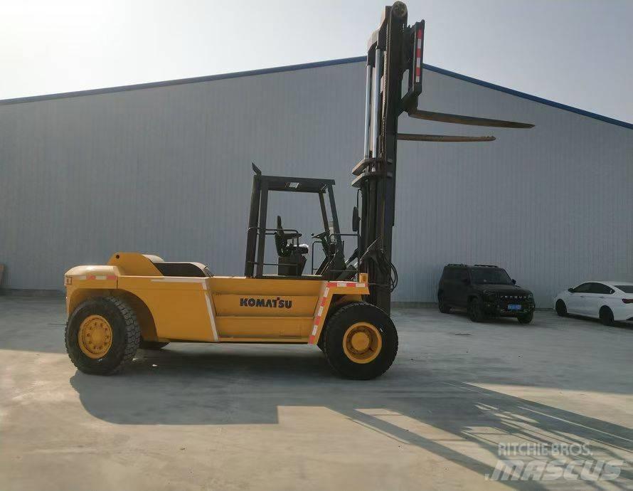 Komatsu FD200 Telescopic handlers