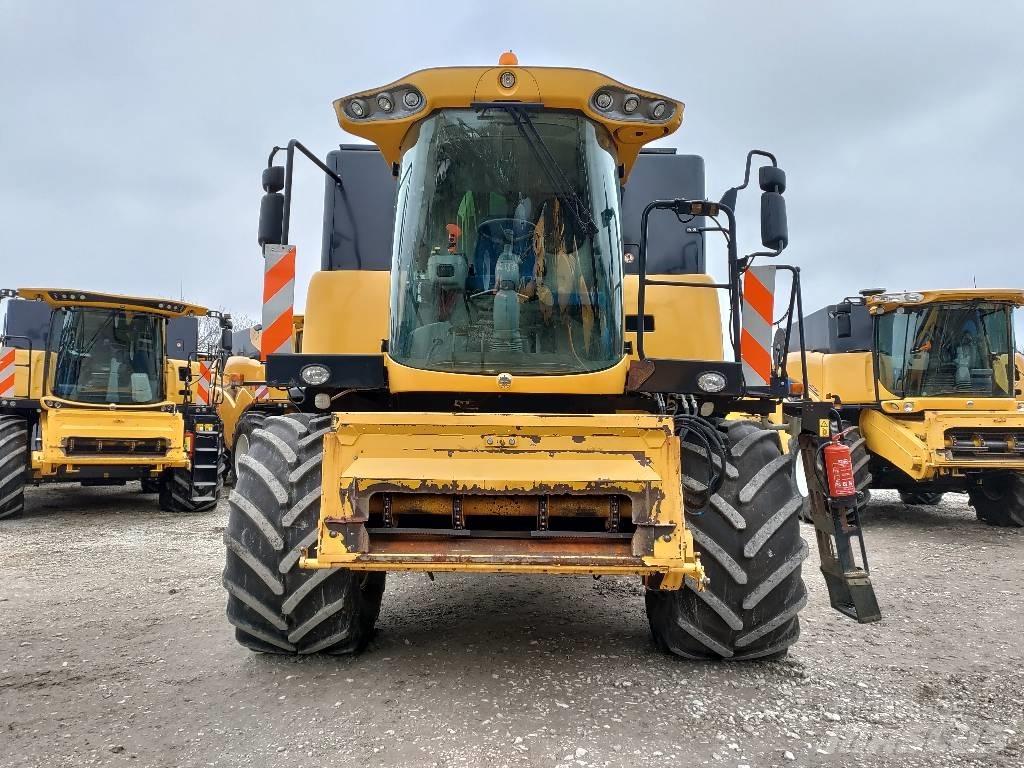 New Holland CX 6090 Combine harvesters