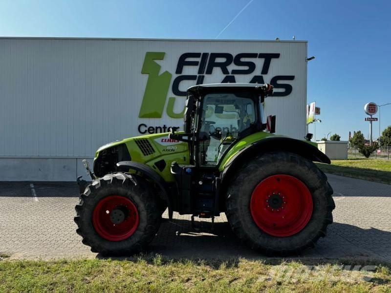 CLAAS AXION 870 Tractors