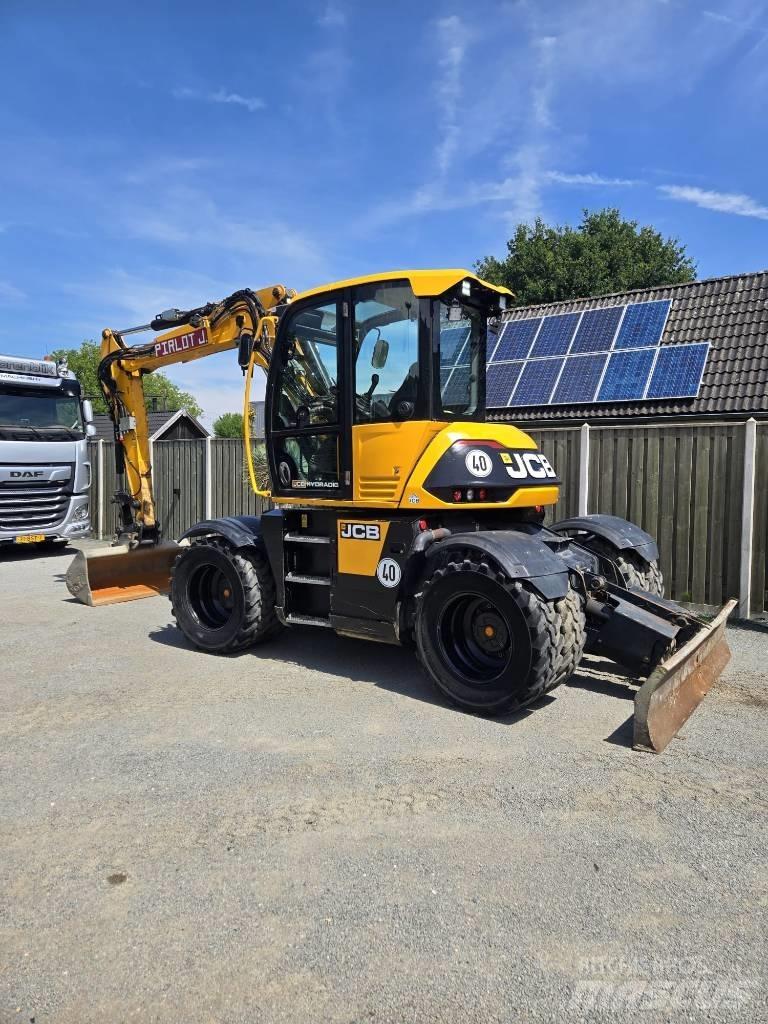 JCB 110 W Wheeled excavators