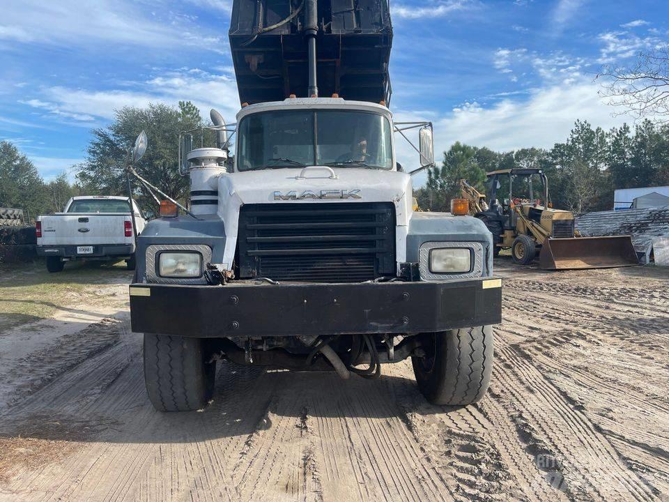 Mack dump Tipper trucks