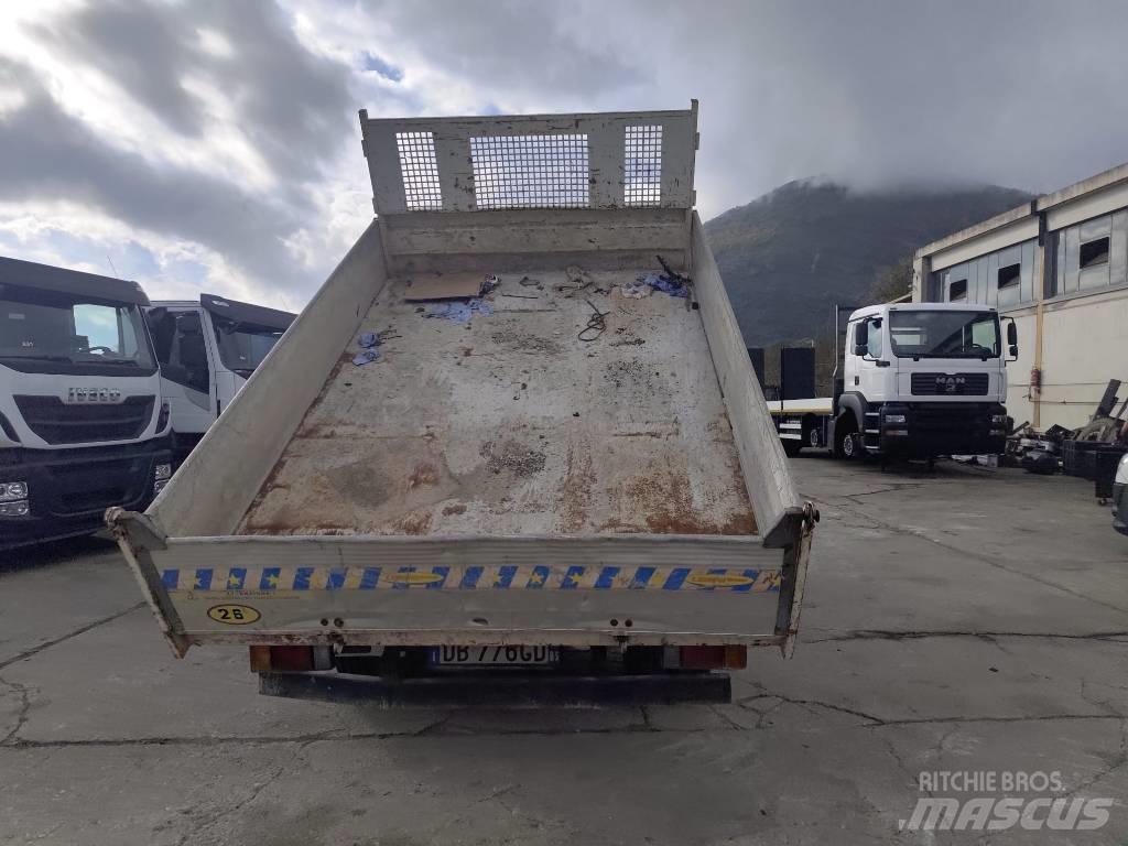 Isuzu NPR77G-5DX Truck mounted cranes