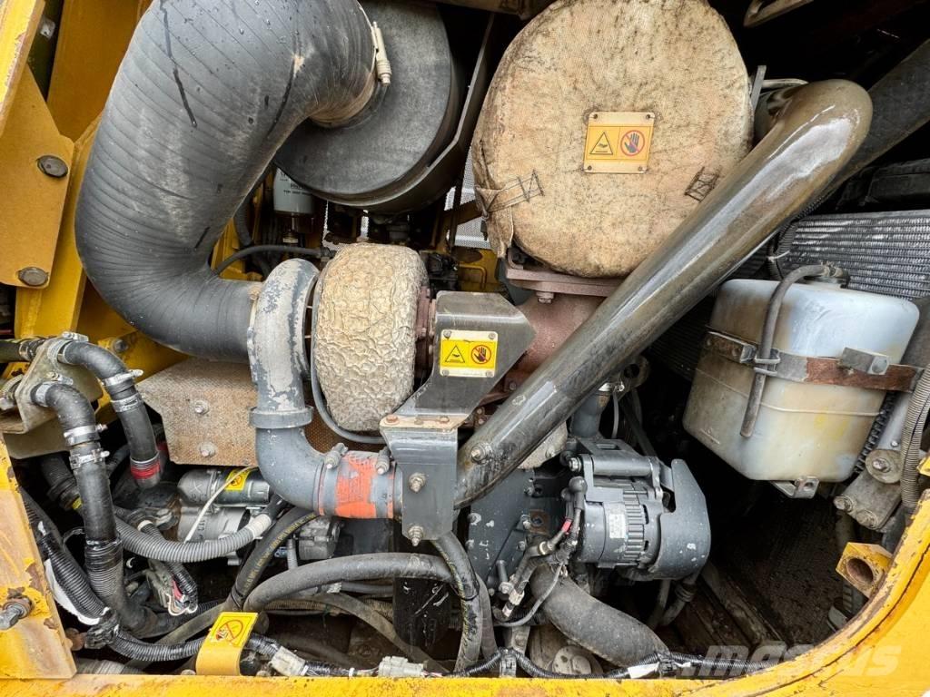 Komatsu D 65 WX-16 Crawler dozers