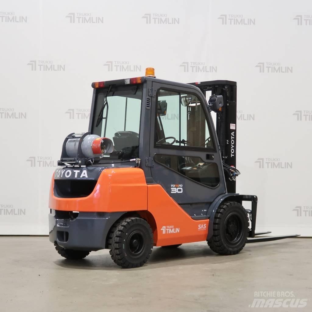 Toyota 02-8FGF30 LPG trucks