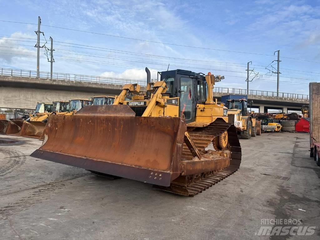 CAT D6T Crawler dozers