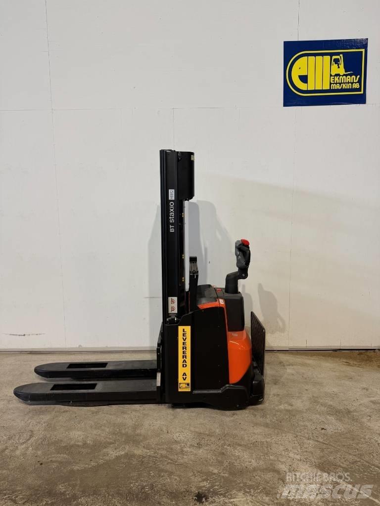 BT truck SWE 140L Pedestrian stacker